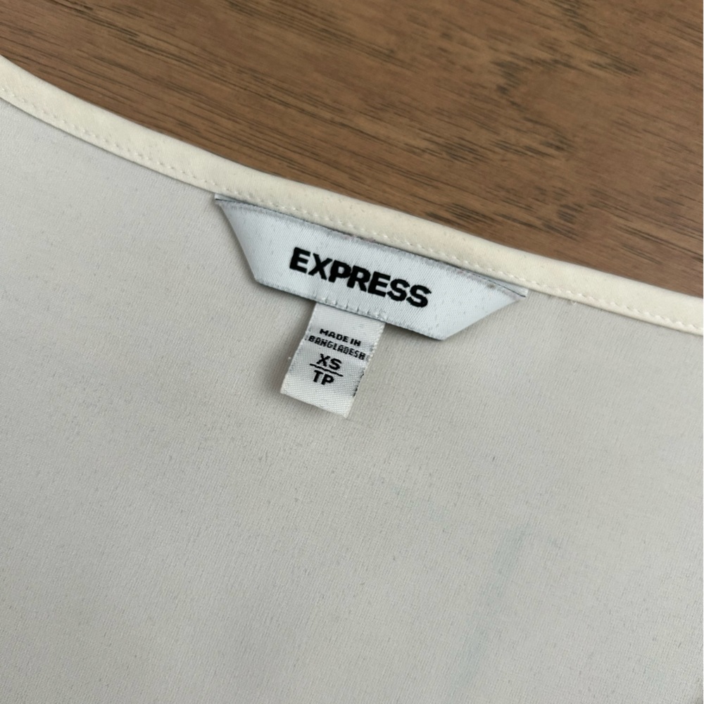 Express Blouse - Picture 3 of 3